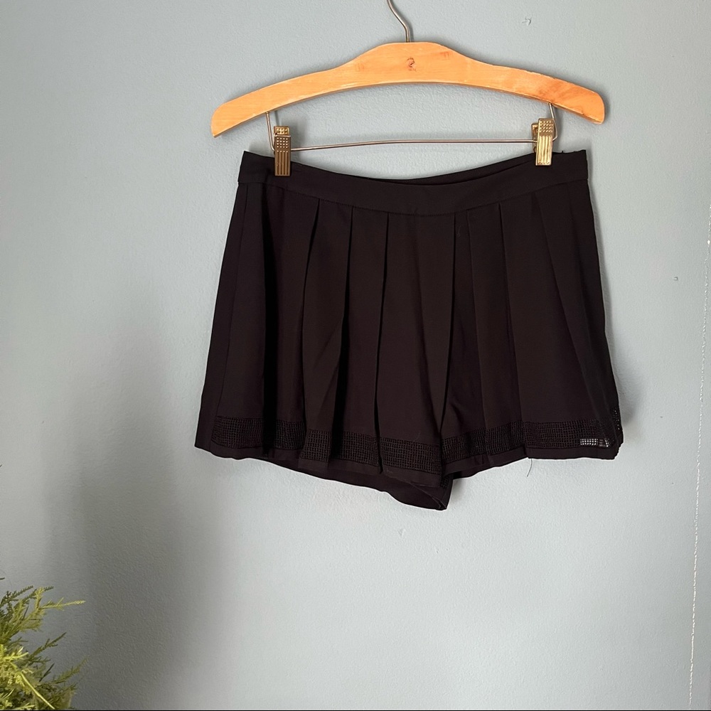 L'agence Mesh-Hem Flutter Shorts Size 6 - image 2